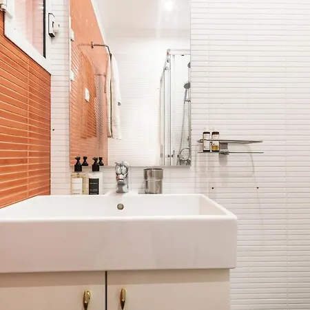 Lovelystay - The Wanderers Hideout *